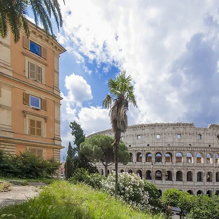 Colosseum Corner