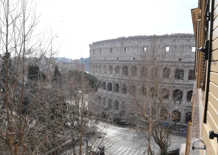 Colosseum Corner